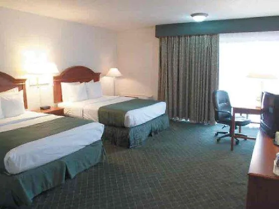 Inn Quality Downtown Near Convention Center 2*
