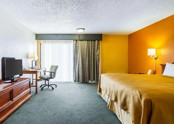 Quality Downtown Near Convention Center Inn