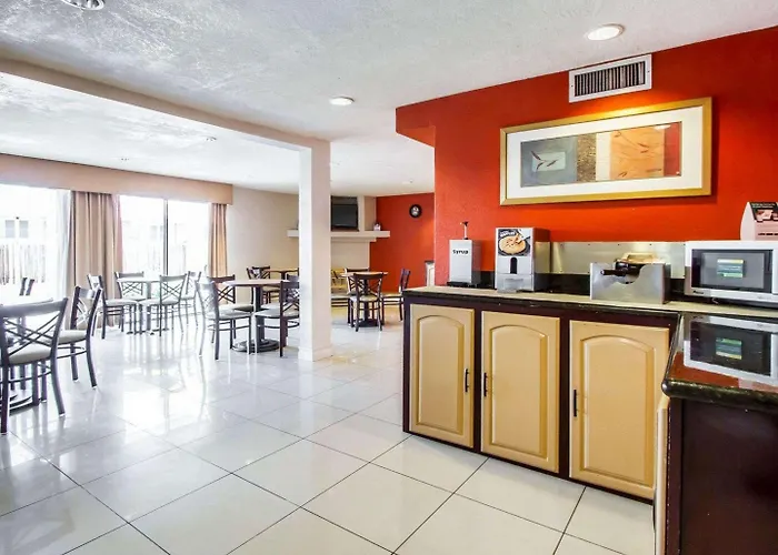 Quality Downtown Near Convention Center Inn 2*