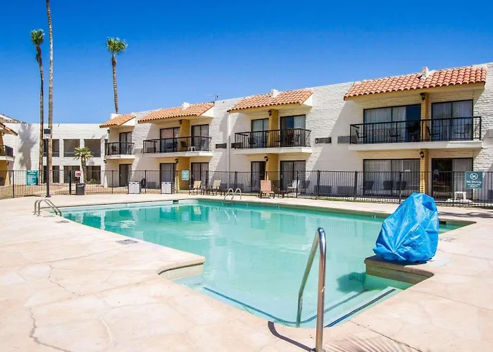 Inn Quality Downtown Near Convention Center 2*