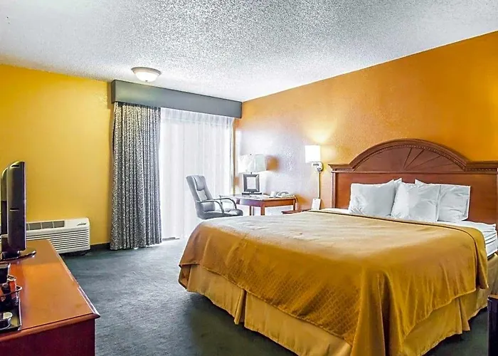 Quality Downtown Near Convention Center Inn