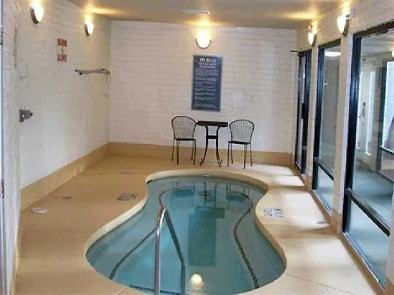 Quality Downtown Near Convention Center 2*